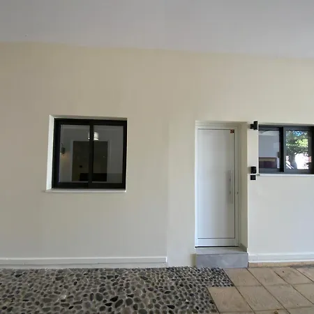 Niki Breeze Apartment Paphos